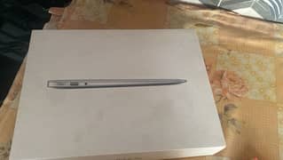 Mac book 2017 just like a new 0