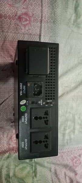 1500-Watt UPS (24-Volt) Power Flash 9