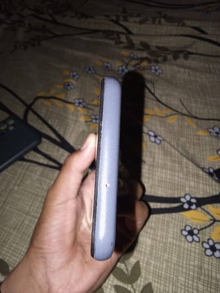 Samsung a13 mobile 4/64 10 by 9 condition 3