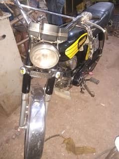 Yamaha 100 cc lo chalao koi Kam ni ha