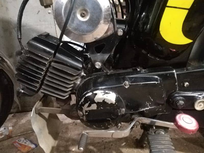 Yamaha 100 cc lo chalao koi Kam ni ha 15