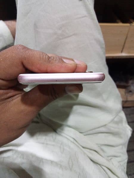 inphone 6s for sale 16gb. 03077249742 contact is par karna 5