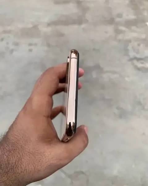 IPhone xs max golden 2