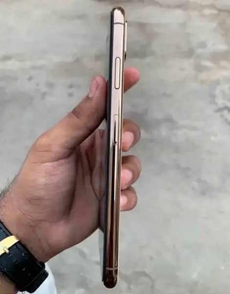 IPhone xs max golden 3