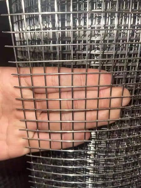 Chain Link Fence Razor Wire Barbed Wire Security Mesh Pipe Welded Jali 4