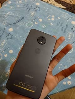 moto z4