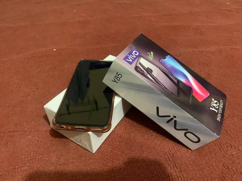 VIVO Y85 WITH COMPLETE BOX AND CHARGER 5