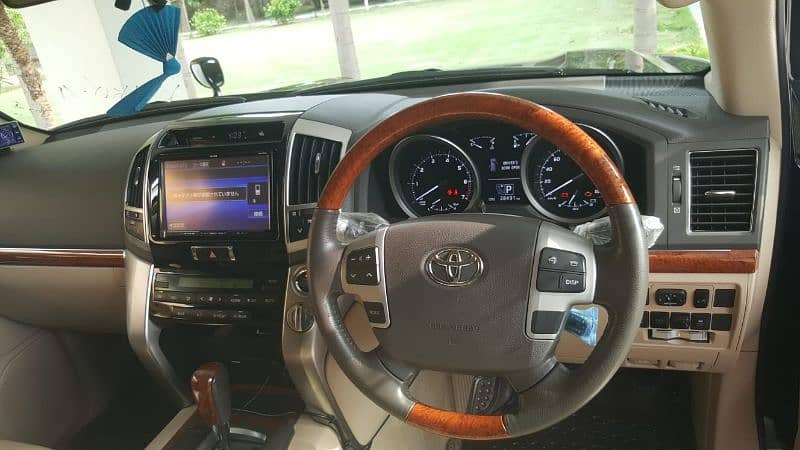 Toyota Land Cruiser 2013 5