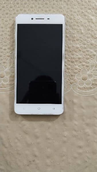 Oppo A57m 2/32 GB mobile off hay due to Battery Issue 3