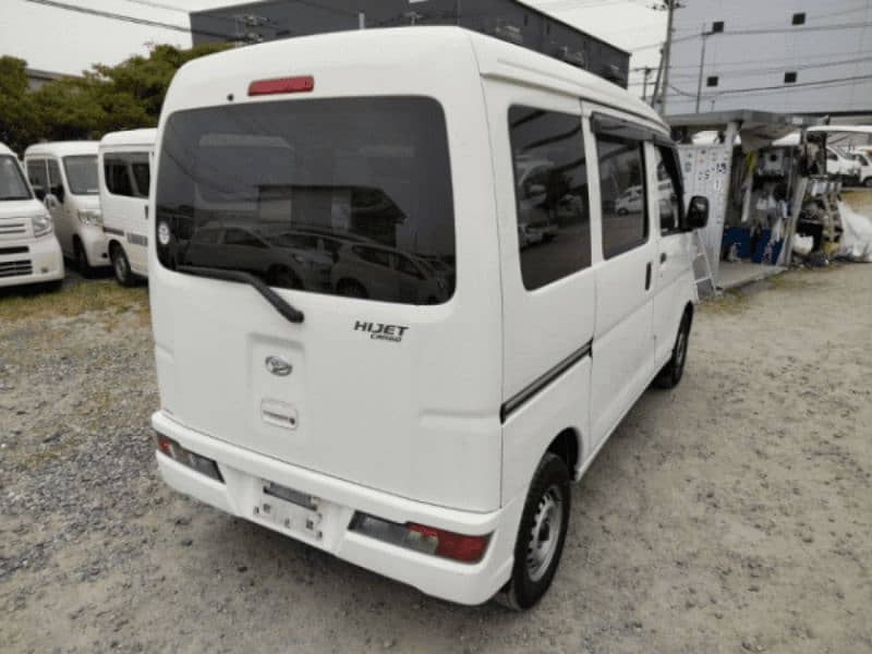 Daihatsu Hijet 2019 3