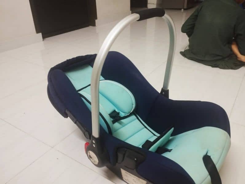 Baby Cot , Carrier and Car Seat 2