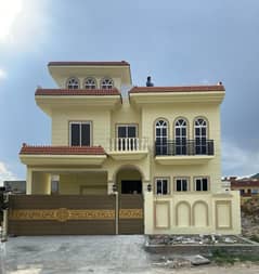 Spacious House Is Available In B-17 For Sale 0