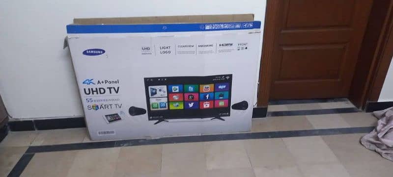 UHD SMART TV 1