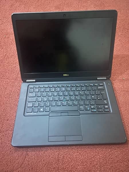 dell latitude E 7450  Core i 7 8 gb ram 256u ssd 0