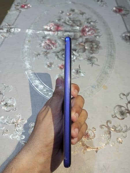 Vivo Y21 4