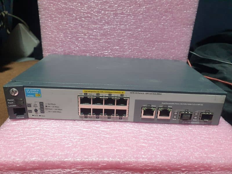 hp 2530-8G 8 port giga poe + switch 0