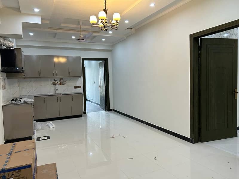 3 Bedroom Unfurnished apartment for rent in madina Tower E11/4 7