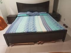 King-size bed set with medicated mattress 0