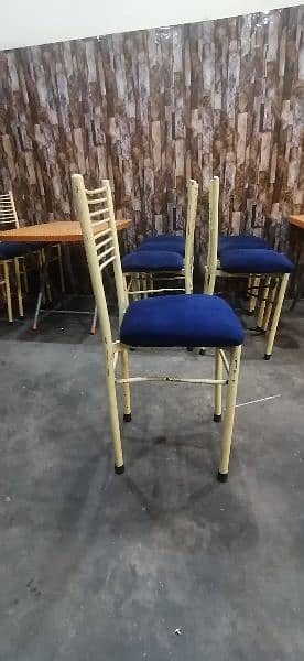 Dinning chair 1800 per Kursi hai Ik total Mere Pass 19Kursiya hai 4