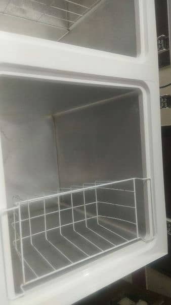 Deep Freezer
in warranty 5