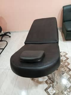 used facial bed 0