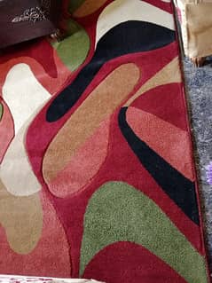 Carpet/centre peice in very good condition