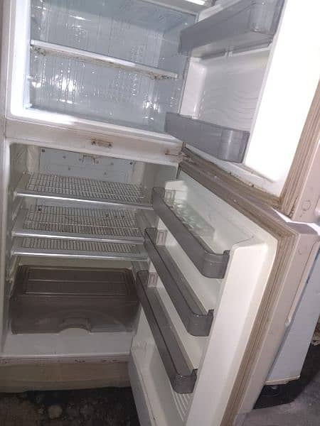 Dawlance Fridge, For Sale,
Good and running condition 3