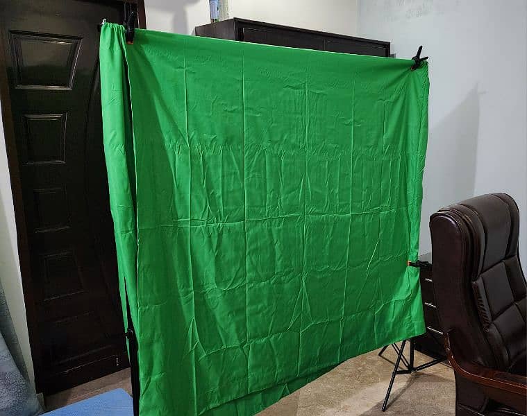 Backdrop Complete Kit with 3 Backrgounds, 2 Stands, 4 Rods and 3 Clips 0