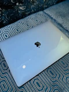 macbook pro 2017 0