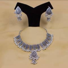 Antique style artificial choker set