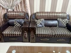 9 seater sofa bhtreen condition like new 0