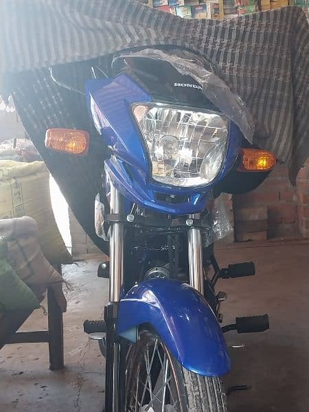 Honda brider open letter only 300 km like new 5 day use 03211069730 0