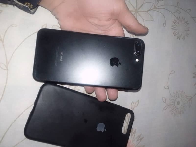 I phone 7Plus non pta hai 128BG finger nh chalta 1