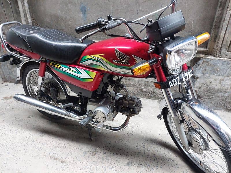 honda cd70cc  10 by 9 fully original   back and frond tyre brand New 1