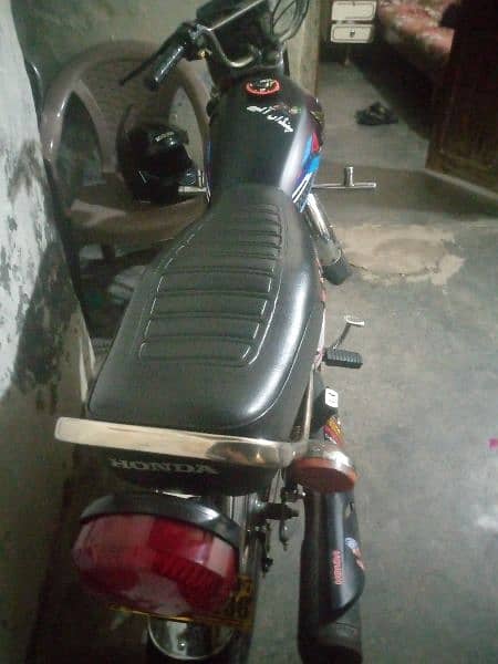 united hy . good condition bike . . . . . 0308.9337. . 385 ya number p 0