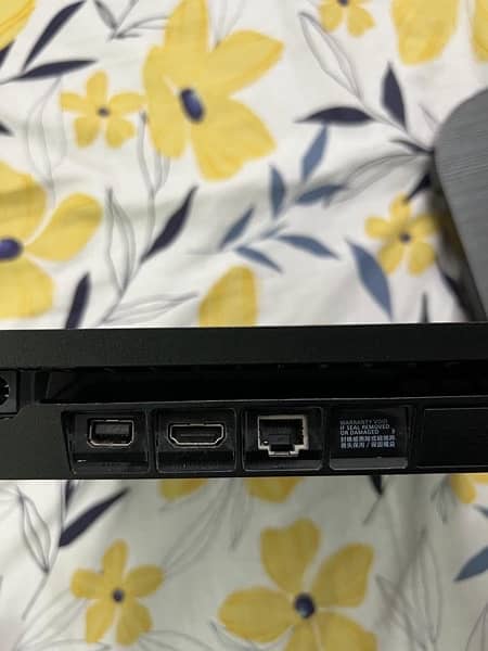 ps4 slim 1tb with 12 gaming dics 1