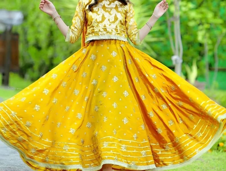 yellow lehnga/choli 0