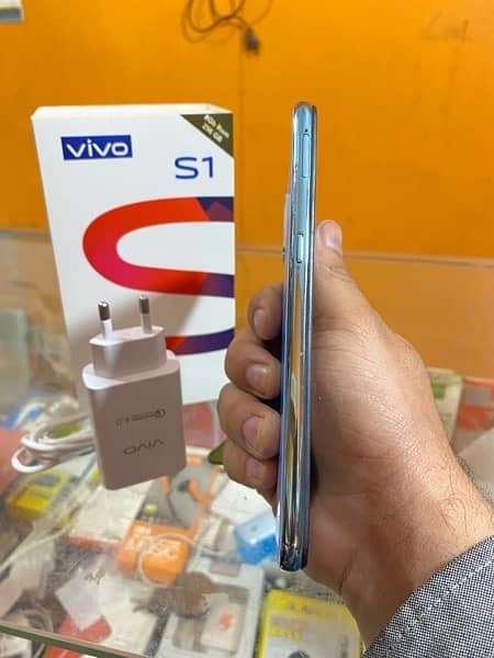 Vivo S1 (8GB RAM 256GB MEMORY ) New Phone With Box Charger 1