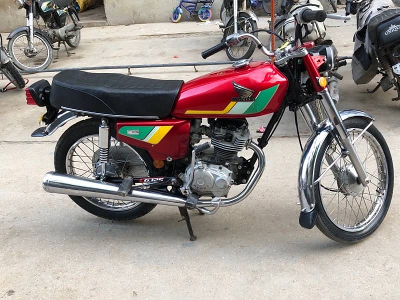 cg125 Honda ok condition 10/10 koi masla nhi ha ok bike ha 3