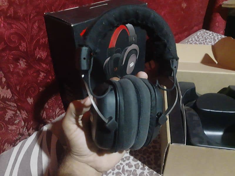 Redragon Zeus 2 gaming headphone 7.1 sound 2