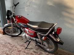 Honda 125 23 model  4880 km chala hova ha 0