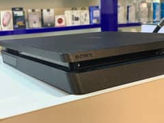 PlayStation 4 slim 1tb mint condition