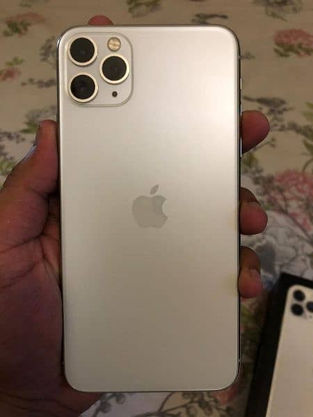 iPhone 11 pro max Pta Approved with box 1