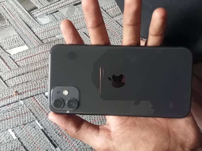 IPhone 11 non pta 64 gb sim time avel 10/9.5 condition 2