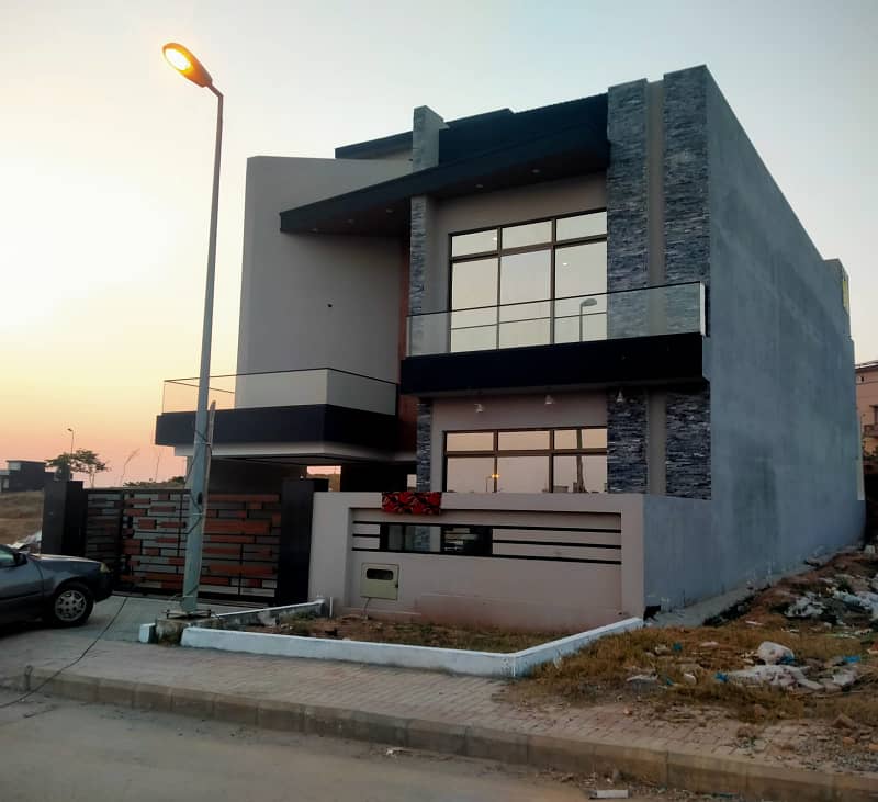 Bahria town, 10 Marla double unit house 6 beds with attached baths 3