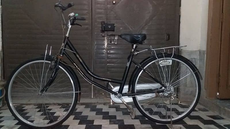 Bicycle In Excellent condition. 4