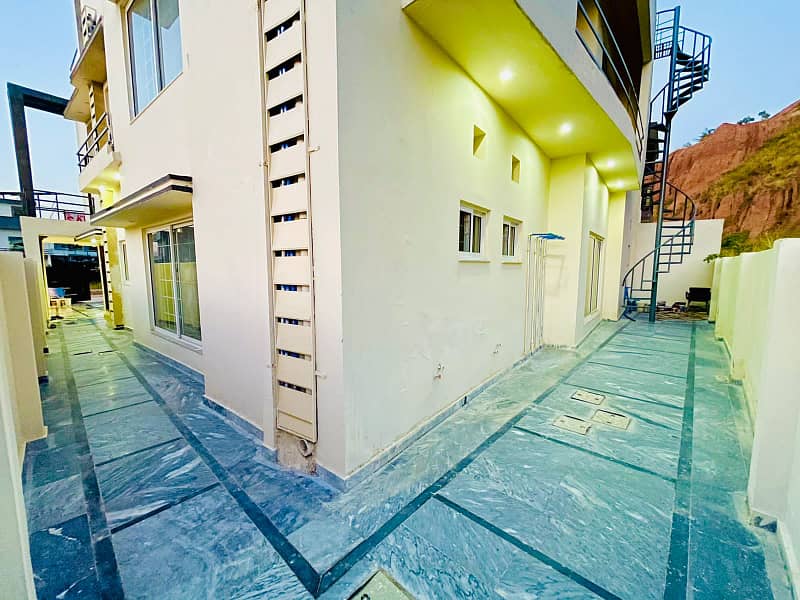 Prime Location 15 Marla House In Rawalpindi Is Available For Sale 0