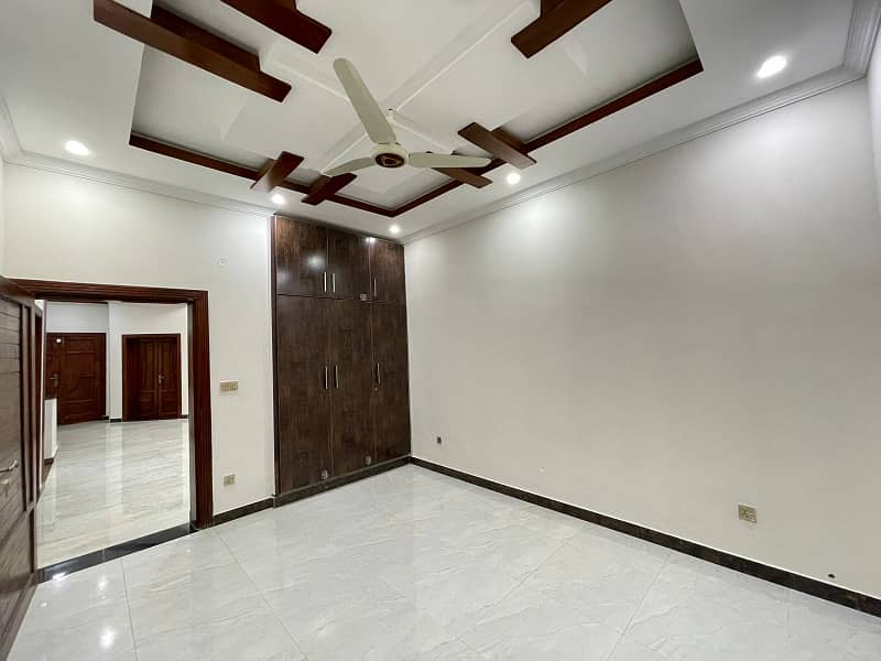 Prime Location 15 Marla House In Rawalpindi Is Available For Sale 13