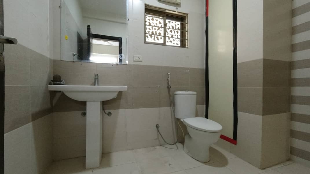 10 Marla 3 Bed Flat For Sale Askari 11 Lahore 5