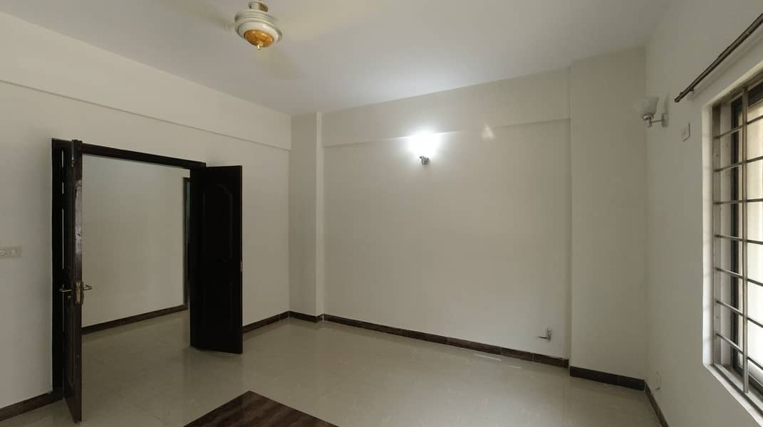 10 Marla 3 Bed Flat For Sale Askari 11 Lahore 26